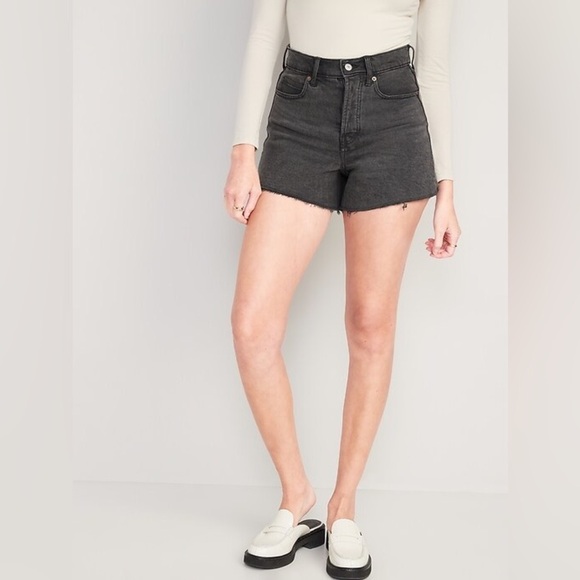 Old Navy Higher High Waisted Button Fly Sky Hi A-Line Black Cut-Off Jean Shorts - Picture 2 of 8